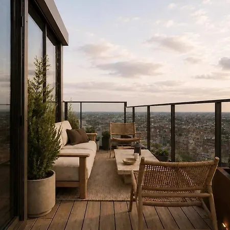 Premium 4br Penthouse - View Of Apartment *